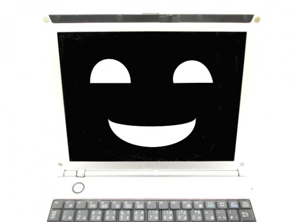 笑顔のパソコン（イメージ）
