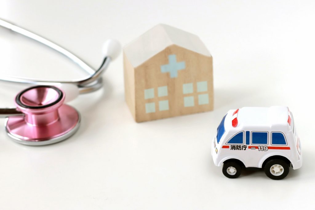 病院・救急車イメージ画像